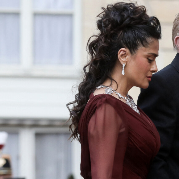 L'actrice américano-mexicaine Salma Hayek et Francois-Henri Pinault, homme d'affaires français - Arrivée des invités au dîner d'Etat en l'honneur du président chinois Xi Jinping et de sa femme la Première Dame Peng Liyuan au palais présidentiel de l'Elysée à Paris, France, le 6 mai 2024. © Stéphane Lemouton / Bestimage