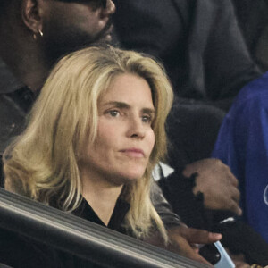 Alice Taglioni et son compagnon Laurent Delahousse, Hélène Darroze - Célébrités dans les tribunes de la demi-finale retour de Ligue des champions entre le PSG face au Borussia Dortmund (0-1) au Parc des Princes à Paris le 7 mai 2024. © Cyril Moreau/Bestimage