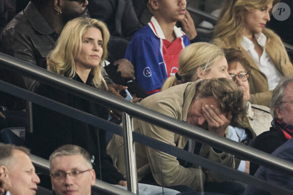 Alice Taglioni et son compagnon Laurent Delahousse, Hélène Darroze - Célébrités dans les tribunes de la demi-finale retour de Ligue des champions entre le PSG face au Borussia Dortmund (0-1) au Parc des Princes à Paris le 7 mai 2024. © Cyril Moreau/Bestimage