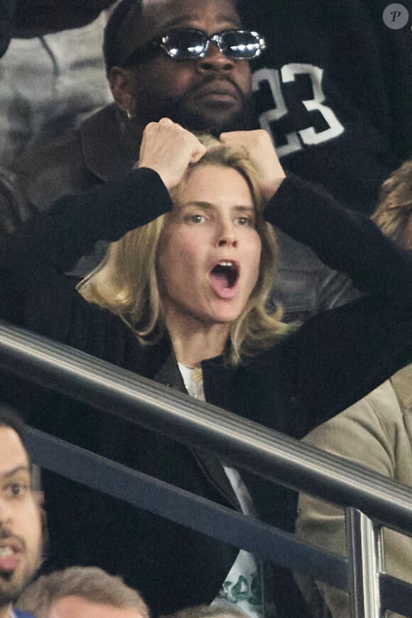 Alice Taglioni - Célébrités dans les tribunes de la demi-finale retour de Ligue des champions entre le PSG face au Borussia Dortmund (0-1) au Parc des Princes à Paris le 7 mai 2024. © Cyril Moreau/Bestimage 