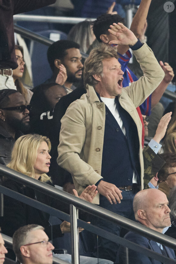 Alice Taglioni et son compagnon Laurent Delahousse - Célébrités dans les tribunes de la demi-finale retour de Ligue des champions entre le PSG face au Borussia Dortmund (0-1) au Parc des Princes à Paris le 7 mai 2024. © Cyril Moreau/Bestimage