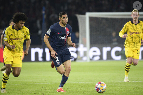 Achraf Hakimi (PSG) vs Ian Maatsen (Borussia Dortmund) - Demi-finale retour de Ligue des champions entre le PSG face au Borussia Dortmund (0-1) au Parc des Princes à Paris le 7 mai 2024.