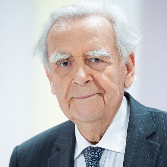 Elles se dérouleront dans l'église Saint-Pierre de Quincié mardi 14 mai à 14h30.
Exclusif - Bernard Pivot - Enregistrement de l'émission Vivement dimanche au studio Gabriel, presentée par Michel Drucker . Diffusion sur France 2 le 11/04/2021. © Guillaume Gaffiot / Bestimage
