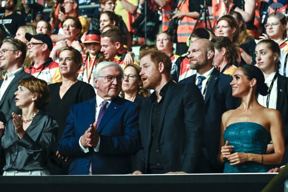 Le prince Harry Duc de Sussex et Meghan Markle, duchesse de Sussex lors de la cérémonie de clôture des Invictus Games 2023 à Dusseldorf le 16 septembre 2023