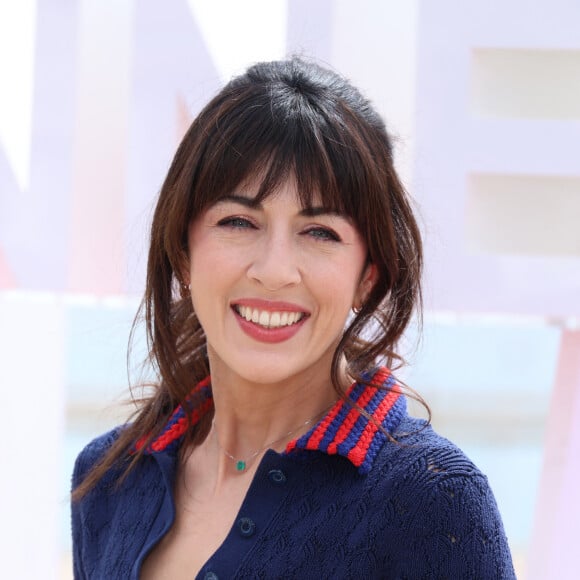 Comme l'a chanteuse l'a indiqué sur Instagram, ils sont allés voir...
Nolwenn Leroy lors du photocall de 'Broceliande' sur la plage du Majestic lors de la 7eme saison de 'CanneSeries' à Cannes le 7 Avril 2024 @ Denis Guignebourg/BestImage 