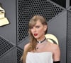 L'ultra-populaire Taylor Swift ! 
Taylor Swift au photocall des arrivées à la 66ème édition des Grammy Awards à la Cryptocom Arena à Los Angeles, Californie, Etats-Unis, le 4 février 2024. 