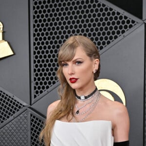 L'ultra-populaire Taylor Swift ! 
Taylor Swift au photocall des arrivées à la 66ème édition des Grammy Awards à la Cryptocom Arena à Los Angeles, Californie, Etats-Unis, le 4 février 2024. 