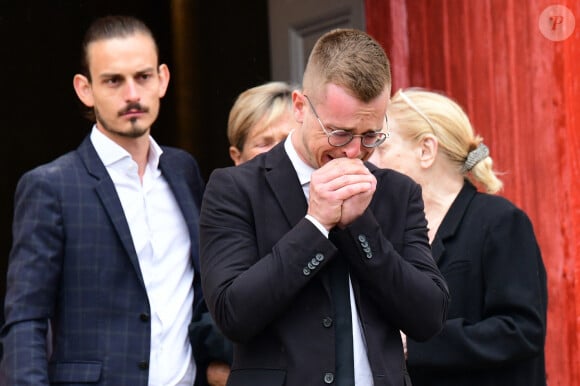 Famille et proche - Obsèques du journaliste et homme de lettres Bernard Pivot en l'église du christ à Quincié-en-Beaujolais, France, le 14 mai 2024. 