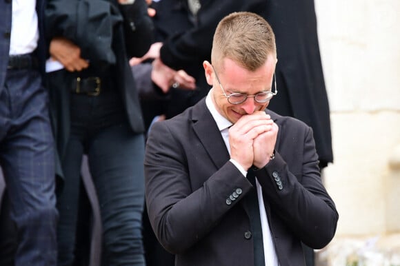 Un moment difficile pour la famille et les proches
Famille et proche - Obsèques du journaliste et homme de lettres Bernard Pivot en l'église du christ à Quincié-en-Beaujolais, France, le 14 mai 2024. 