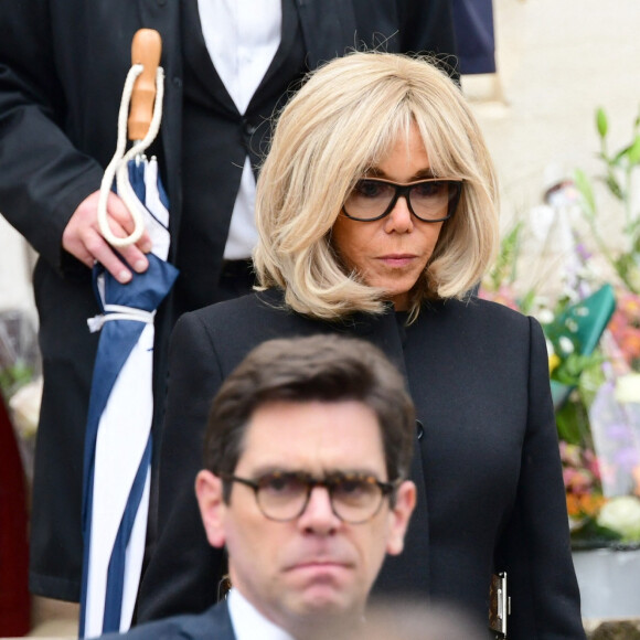 La Première Dame Brigitte Macron - Obsèques du journaliste et homme de lettres Bernard Pivot en l'église du christ à Quincié-en-Beaujolais, France, le 14 mai 2024. 