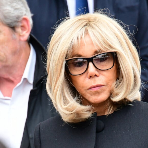 Brigitte Macron avait fait le déplacement
La Première Dame Brigitte Macron - Obsèques du journaliste et homme de lettres Bernard Pivot en l'église du christ à Quincié-en-Beaujolais, France, le 14 mai 2024.