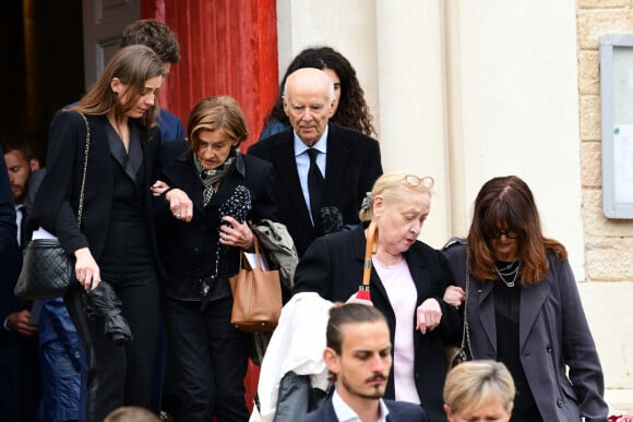 Famille et proches - Obsèques du journaliste et homme de lettres Bernard Pivot en l'église du christ à Quincié-en-Beaujolais, France, le 14 mai 2024. 