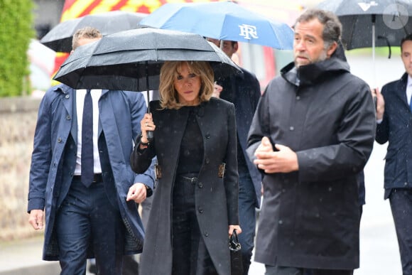 La Première Dame Brigitte Macron - Obsèques du journaliste et homme de lettres Bernard Pivot en l'église du christ à Quincié-en-Beaujolais, France, le 14 mai 2024.  No Web pour la Belgique et la Suisse Funeral of journalist and man of letters Bernard Pivot in the Church of Christ in Quincié-en-Beaujolais, France, on May 14, 2024.