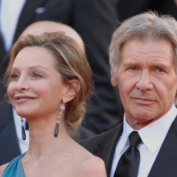 Calista Flockhart et Harrison Ford arrivent au Palais des Festivals à Cannes, France, le 18 mai 2008, pour la projection d'Indiana Jones et le Royaume du crâne de cristal de Steven Spielberg, présenté hors compétition au 61e Festival de Cannes. Photo par Hahn-Nebinger-Orban/ABACAPRESS.COM