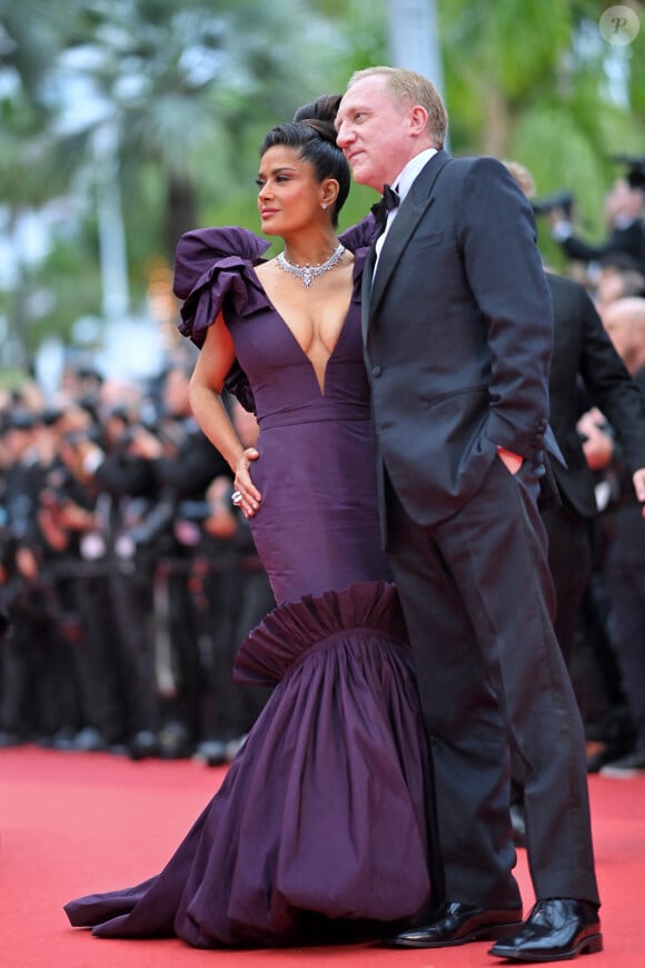 Salma Hayek et François Henri Pinault assistent au tapis rouge de Killers Of The Flower Moon lors de la 76e édition du festival de Cannes au Palais des Festivals le 20 mai 2023 à Cannes, France . Photo par Franck Castel/ABACAPRESS.COM