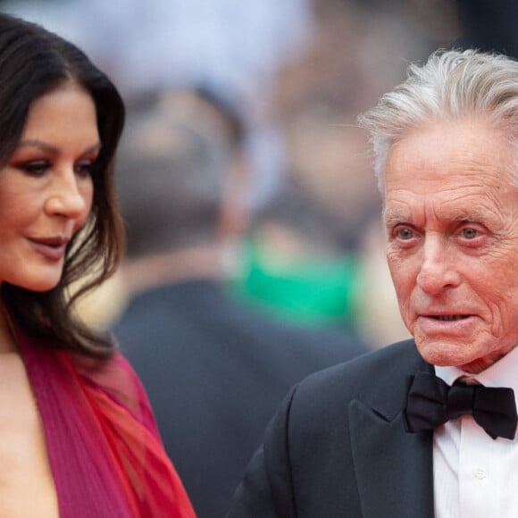 Catherine Zeta-Jones, Michael Douglas et Carys Zeta Douglas assistent à la projection de "Jeanne du Barry" ; tapis rouge de la cérémonie d'ouverture du 76ème festival de Cannes au Palais des Festivals le 16 mai 2023 à Cannes, France. Photo par Shootpix/ABACAPRESS.COM