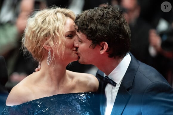 Niels Schneider et Virginie Efira quittant la projection de Sibyl lors de la cérémonie d'ouverture du 72e Festival de Cannes, le 24 mai 2019 à Cannes, en France. Photo par David Niviere/ABACAPRESS.COM