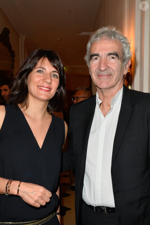 Raymond Domenech et sa compagne Estelle Denis lors de l'anniversaire des 10 ans de l'Etoile de Martin à l'hôtel Le Bristol à Paris. L'association soutient la recherche sur les cancers de l'enfant et offre des moments de plaisir et de détente à des enfants hospitalisés. Paris, le 30 mars 2017. © Guirec Coadic/Bestimage 