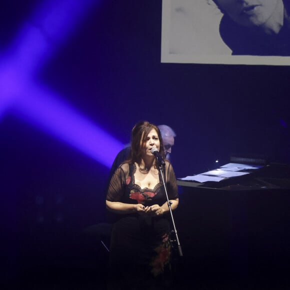 Exclusif - Agnès Jaoui lors du concert hommage à la chanteuse Barbara "Du bout des lèvres" , conçu par l'INA, sur la scène du Grand Rex à Paris le 18 septembre 2023. Les stars ont repris le répertoire de Barbara dans un concert-hommage servi par des images d'archives de l'Ina. © Jack Tribeca / Bestimage 