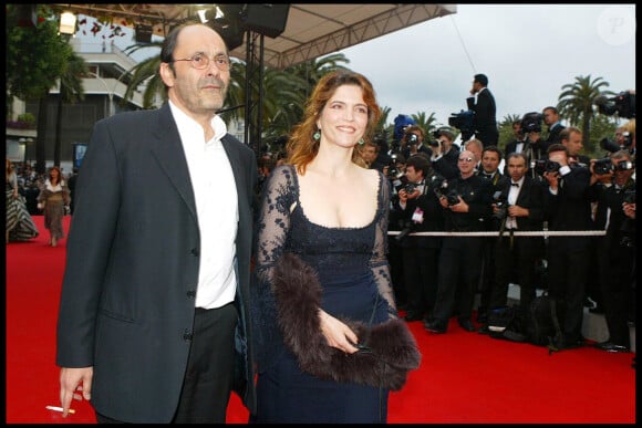 Agnes Jaoui et Jean Pierre Bacri - Montée des marches de la clôture du 57è festival de Cannes en 2004