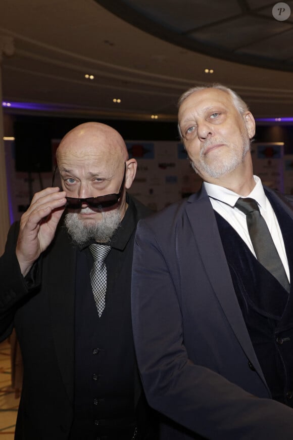 Charlélie Couture avec son frère Tom Novembre - L'association Citéstars fête son 24ème anniversaire lors du dîner gala de la 3ème cérémonie des étoiles d'or 2022 dans les salons de l'hotel Intercontinental à Paris le 16 octobre 2022. © Cédric Perrin/Bestimage