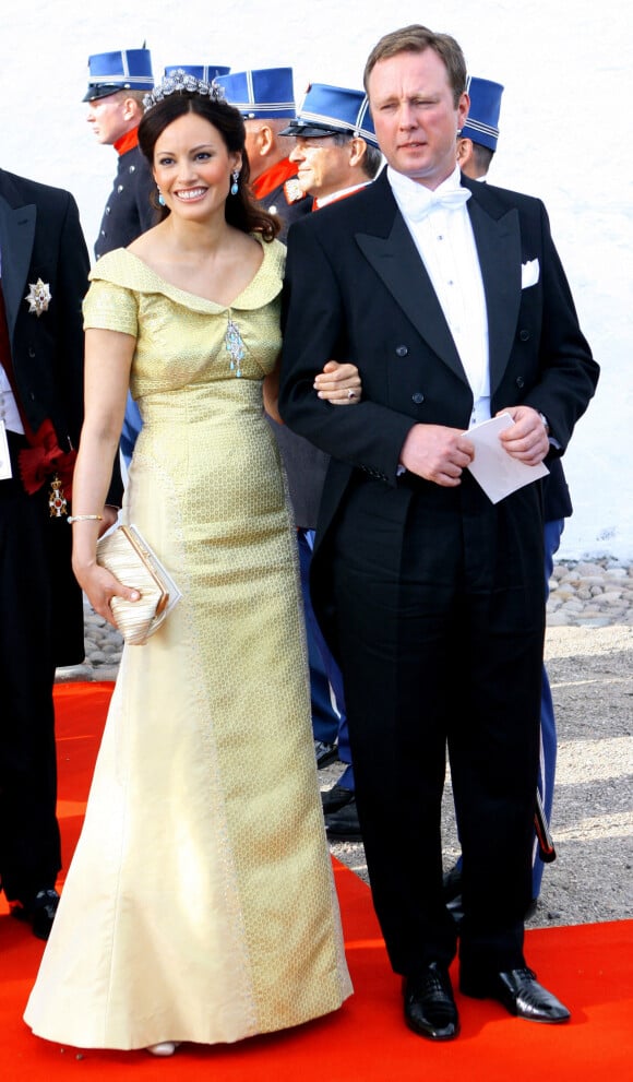 Carina Axelsson et le prince Gustav zu Sayn-Wittgenstein-Berleburg lors du mariage du prince Joachim de Danemark et de Marie Cavallier à l'église de Mogeltonder. 