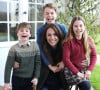 Kate Middleton est l'heureuse mère de trois enfants
Le prince William a partagé une photographie de la princesse de Galles Catherine Kate Middleton avec ses enfants le 10 mars 2024. © The Prince and Princess of Wales / Julien Burton via Bestimage 