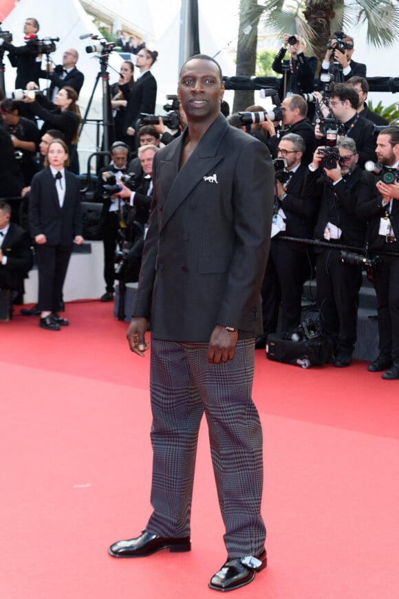 Omar Sy assiste au tapis rouge de "Megalopolis" au Palais des Festivals à Cannes, le 16 mai 2024 dans le cadre du 77ème Festival de Cannes. Nicolas Genin/ABACAPRESS.COM