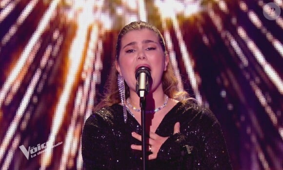 C'est du coup Iris, qui a été éliminée par Adnaé lors de la demi-finale ce samedi, qui va pouvoir prétendre au titre de "The Voice 2024".