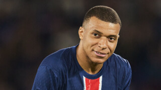 Kylian Mbappé, un coup de foudre en pleine fête ? Une vidéo de la star du PSG, sans voix devant une jeune femme, fait le buzz