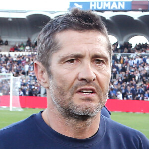 Malheureusement, la météo était pluvieuse

Bixente Lizarazu - A l'occasion des 100 ans du parc Lescure, Bordeaux accueille au stade Chaban-Delmas un match de gala opposant les gloires des Girondins de Bordeaux au Variétés Club de France le mardi 14 mai 2024. © Patrick Bernard/ Bestimage