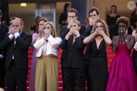 Noé Boon, Judith Godrèche, Richard Sears, Tess Barthélemy, Rokhaya Diallo - Montée des marches du film " Furiosa : A Mad Max Saga " lors du 77ème Festival International du Film de Cannes, au Palais des Festivals à Cannes. Le 15 mai 2024 © Olivier Borde / Bestimage 