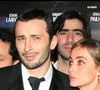 Et avec l'arrivée de son frère et de son ex-beau-père, la famille était quasi au complet !
Michael Cohen et Emmanuelle Béart - Première du film "Le Héros de la famille" au cinéma UGC Normandie de Paris