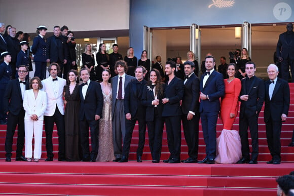 Pierre Niney et le casting du film "Le Comte de Monte-Cristo", montée des marches au Festival de Cannes, 22/05/2024. Photo de Doug Peters/PA Wire