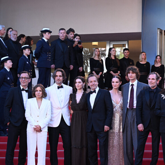 Pierre Niney et le casting du film "Le Comte de Monte-Cristo", montée des marches au Festival de Cannes, 22/05/2024. Photo de Doug Peters/PA Wire