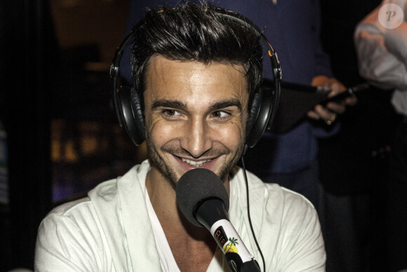 Benjamin Bocconi, suite a sa participation a l’emission "The Voice, la Plus Belle Voix", ou il faisait partie de l’equipe de Florent Pagny jusqu’aux quarts de finale, Benjamin Bocconi lance a present sa carriere solo.