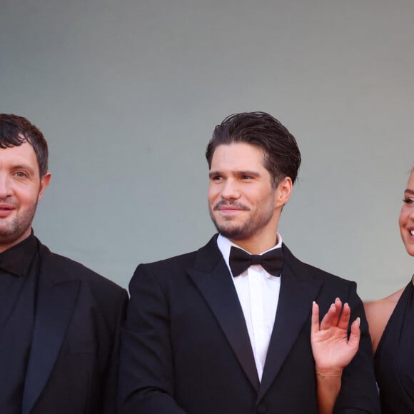 Karim Leklou, François Civil, Adèle Exarchopoulos, Alain Attal - Montée des marches du film " L'amour ouf " lors du 77ème Festival International du Film de Cannes, au Palais des Festivals à Cannes. Le 23 mai 2024 © Jacovides-Moreau / Bestimage 