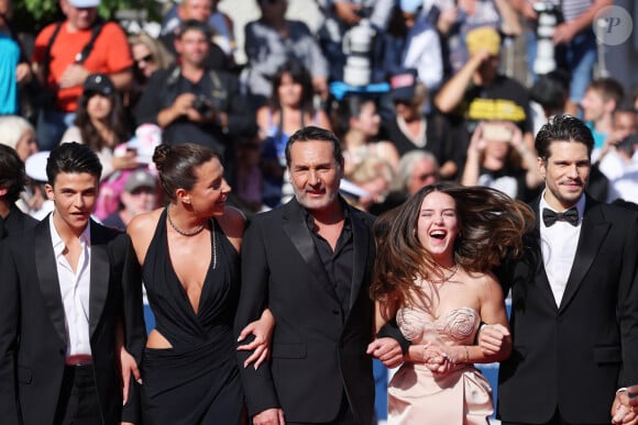 Malik Frikah, Adèle Exarchopoulos, Gilles Lellouche, Mallory Wanecque, François Civil - Montée des marches du film " L'amour ouf " lors du 77ème Festival International du Film de Cannes, au Palais des Festivals à Cannes. Le 23 mai 2024 © Jacovides-Moreau / Bestimage 