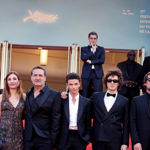 François Civil, Alain Chabat, Adèle Exarchopoulos, Mallory Wanecque, Élodie Bouchez, Alain Attal, Audrey Diwan, Gilles Lellouche, Malik Frikah, Vincent Lacoste, Hugo Sélignac - Montée des marches du film " L'amour ouf " lors du 77ème Festival International du Film de Cannes, au Palais des Festivals à Cannes. Le 23 mai 2024 © Jacovides-Moreau / Bestimage 