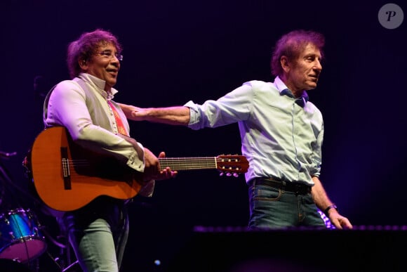 Alain Souchon, Laurent Voulzy sur scene pendant le un concert 'Agir en Scene' a l'Olympia, Paris, France, le 17 octobre 2017. Photo by Alban Wyters/ABACAPRESS.COM