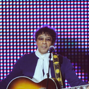 Laurent Voulzy et Alain souchon se produisent lors du concert de charité pour Haïti au profit de l'association 'Fondation De France' qui s'est tenu au Zénith de Paris, France, le 24 janvier 2010. Photo par Thierry Orban/ABACAPRESS.COM 'Chaque image utilisée d'ABACAPRESS aidera Haïti à travers la Fondation de France'.