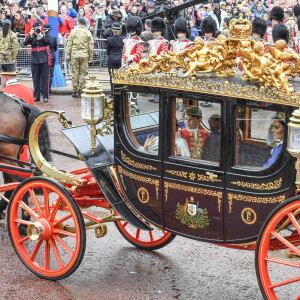 Le prince William, prince de Galles, et Catherine (Kate) Middleton, princesse de Galles, le prince Georges - Sortie de la cérémonie de couronnement du roi d'Angleterre à l'abbaye de Westminster de Londres le 6 mai 2023. 