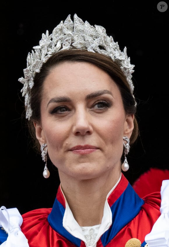 Catherine (Kate) Middleton, princesse de Galles - La famille royale britannique salue la foule sur le balcon du palais de Buckingham lors de la cérémonie de couronnement du roi d'Angleterre à Londres le 5 mai 2023. 