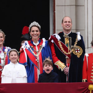 Sophie, duchesse d'Edimbourg, Lady Louise Windsor, James Mountbatten-Windsor, Comte de Wessex, le prince William, prince de Galles, Catherine (Kate) Middleton, princesse de Galles, la princesse Charlotte de Galles, le prince Louis de Galles, le prince George de Galles - La famille royale britannique salue la foule sur le balcon du palais de Buckingham lors de la cérémonie de couronnement du roi d'Angleterre à Londres le 5 mai 2023. 