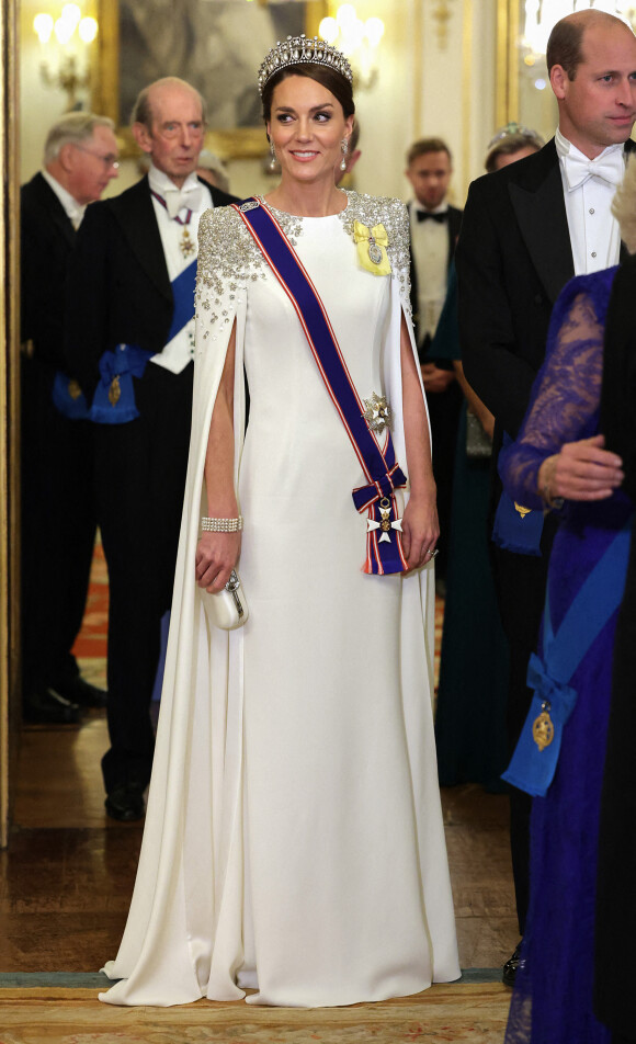 Catherine (Kate) Middleton, princesse de Galles (porte le diadème "Lover's Knot", le préféré de Diana) - Arrivées au Banquet d'Etat organisé au palais de Buckingham, à Londres, pendant la visite d'Etat du président sud-africain au Royaume-Uni le 22 novembre 2022. 