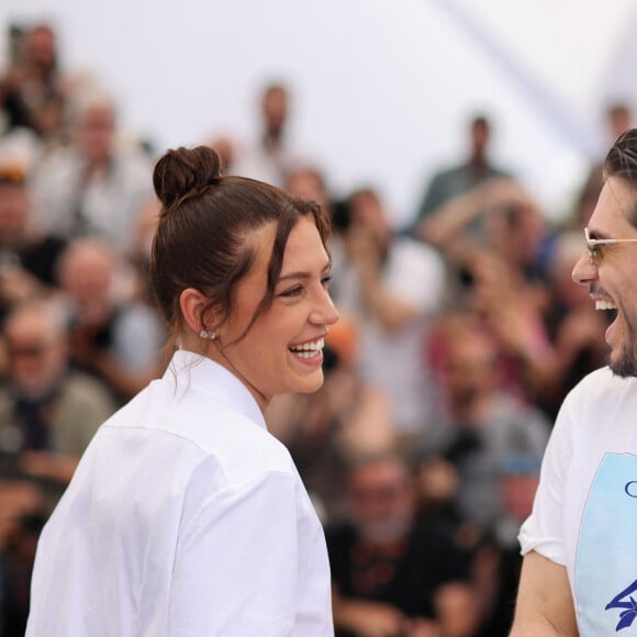 Et se sont bien amusés ensemble. 
Adèle Exarchopoulos et François Civil - Photocall du film "L'Amour Ouf" (Beating Hearts / Compétition) lors du 77ème Festival International du Film de Cannes (14 - 25 mai 2024), le 24 mai 2024. © Jacovides / Moreau / Bestimage 