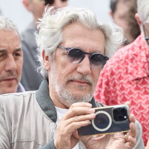 Alain Chabat - Photocall du film "L'Amour Ouf" (Beating Hearts / Compétition) lors du 77ème Festival International du Film de Cannes (14 - 25 mai 2024), le 24 mai 2024. © Moreau / Jacovides / Bestimage 