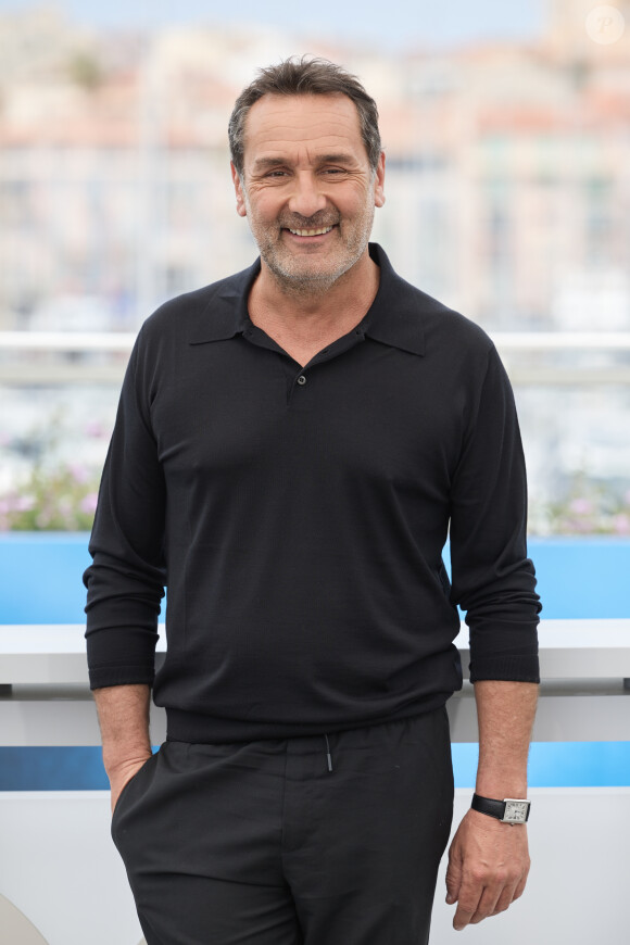 Gilles Lellouche - Photocall du film "L'Amour Ouf" (Beating Hearts / Compétition) lors du 77ème Festival International du Film de Cannes (14 - 25 mai 2024), le 24 mai 2024. © Moreau / Jacovides / Bestimage 