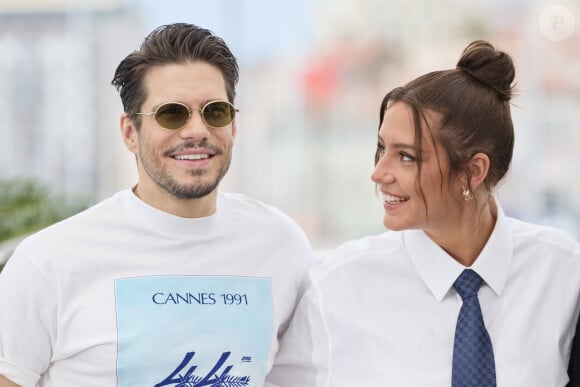 François Civil et Adèle Exarchopoulos - Photocall du film "L'Amour Ouf" (Beating Hearts / Compétition) lors du 77ème Festival International du Film de Cannes (14 - 25 mai 2024), le 24 mai 2024. © Moreau / Jacovides / Bestimage 