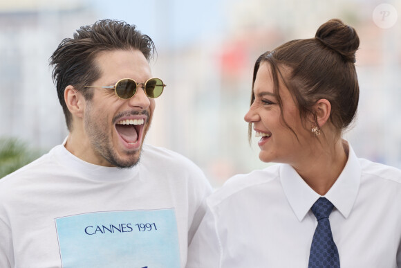 François Civil et Adèle Exarchopoulos - Photocall du film "L'Amour Ouf" (Beating Hearts / Compétition) lors du 77ème Festival International du Film de Cannes (14 - 25 mai 2024), le 24 mai 2024. © Moreau / Jacovides / Bestimage 